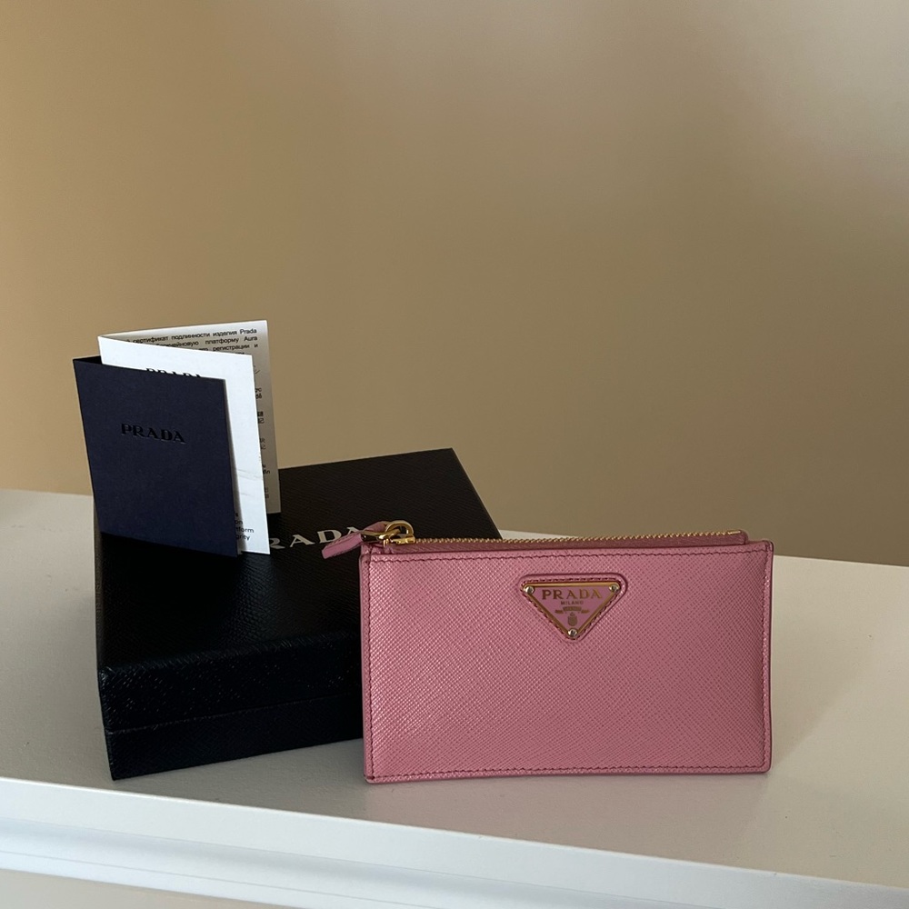 Prada Saffiano wallet - Like New - pink